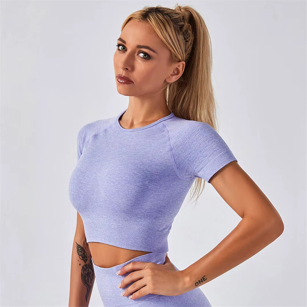 Quick-Dry Training Set — Women'S Tee + High-Waist Capri · REF BP-CMP-002