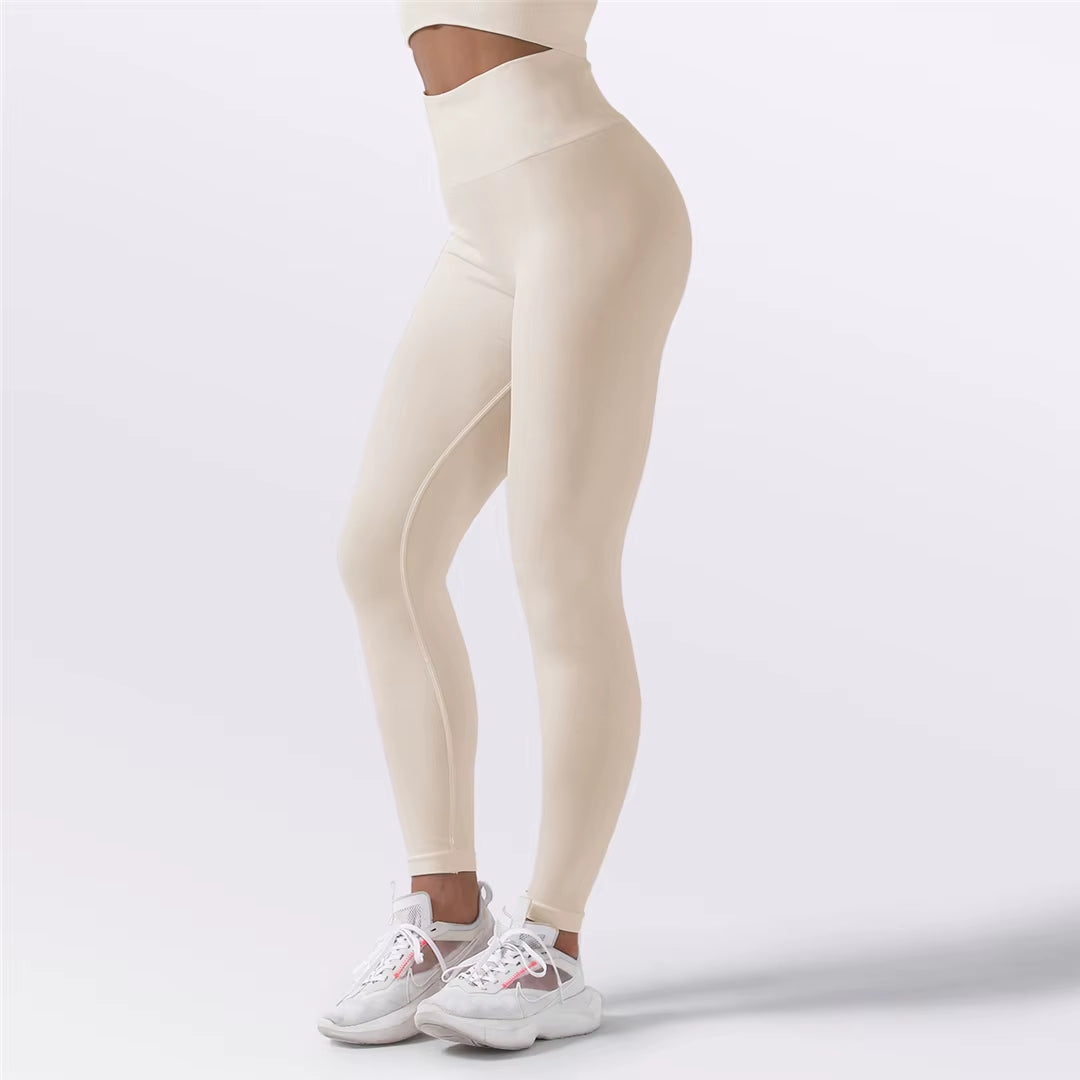 Quick-Dry Training Set — Women'S Tee + High-Waist Capri · REF BP-CMP-002
