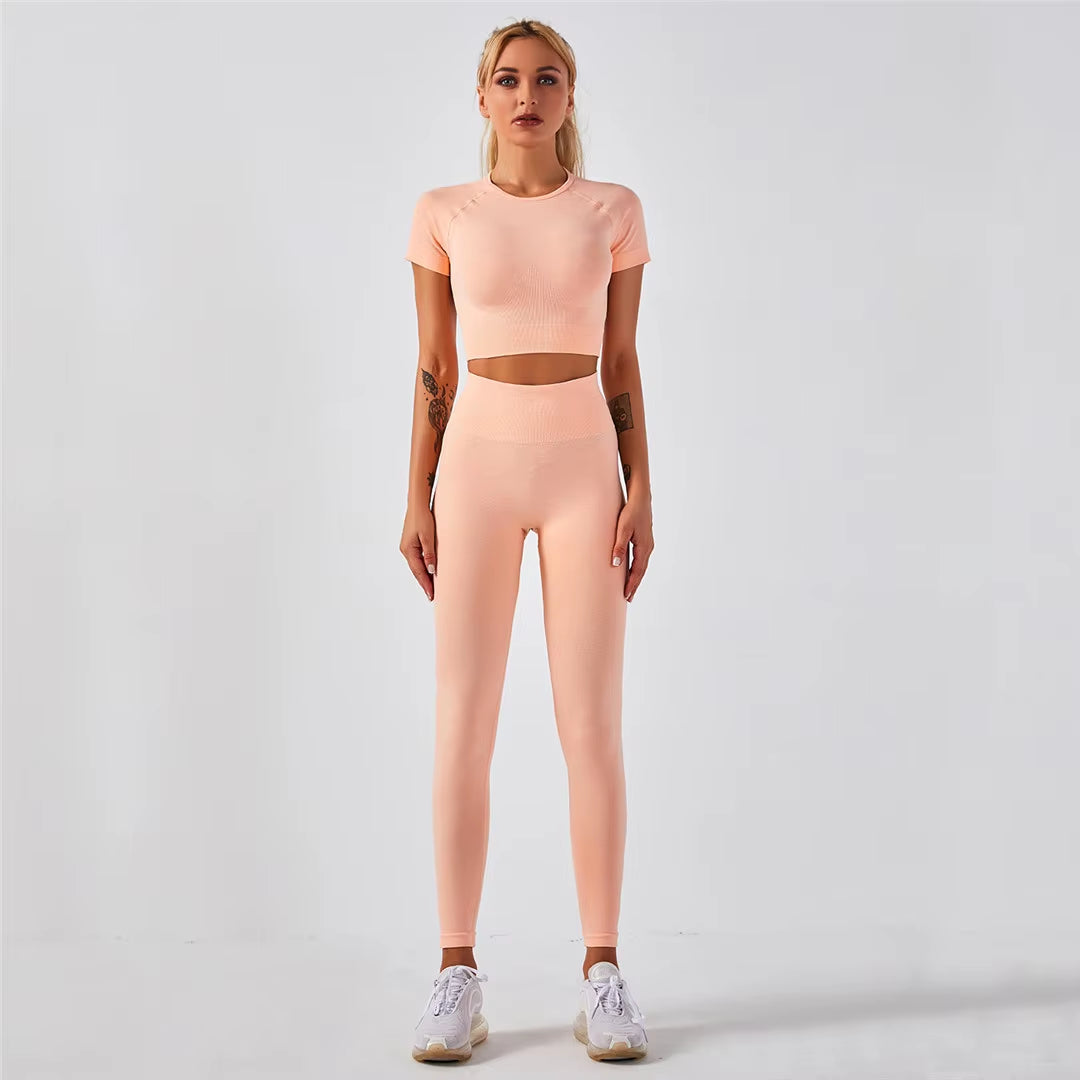 Quick-Dry Training Set — Women'S Tee + High-Waist Capri · REF BP-CMP-002