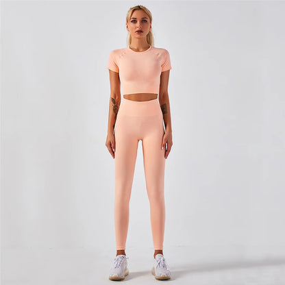 Quick-Dry Training Set — Women'S Tee + High-Waist Capri · REF BP-CMP-002